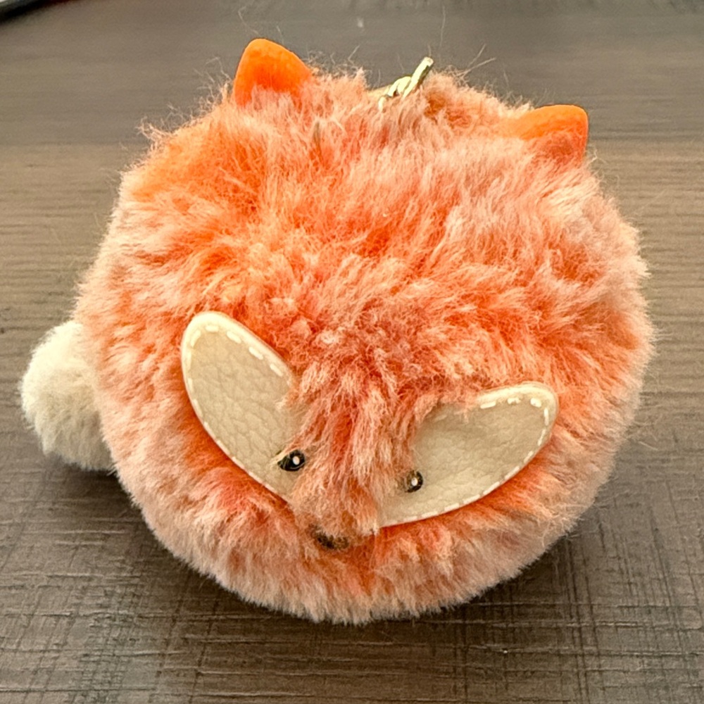 Bath and Body Works Orange Fox Pom-Pom Bag Charm Keychain holds Hand Sanitizer